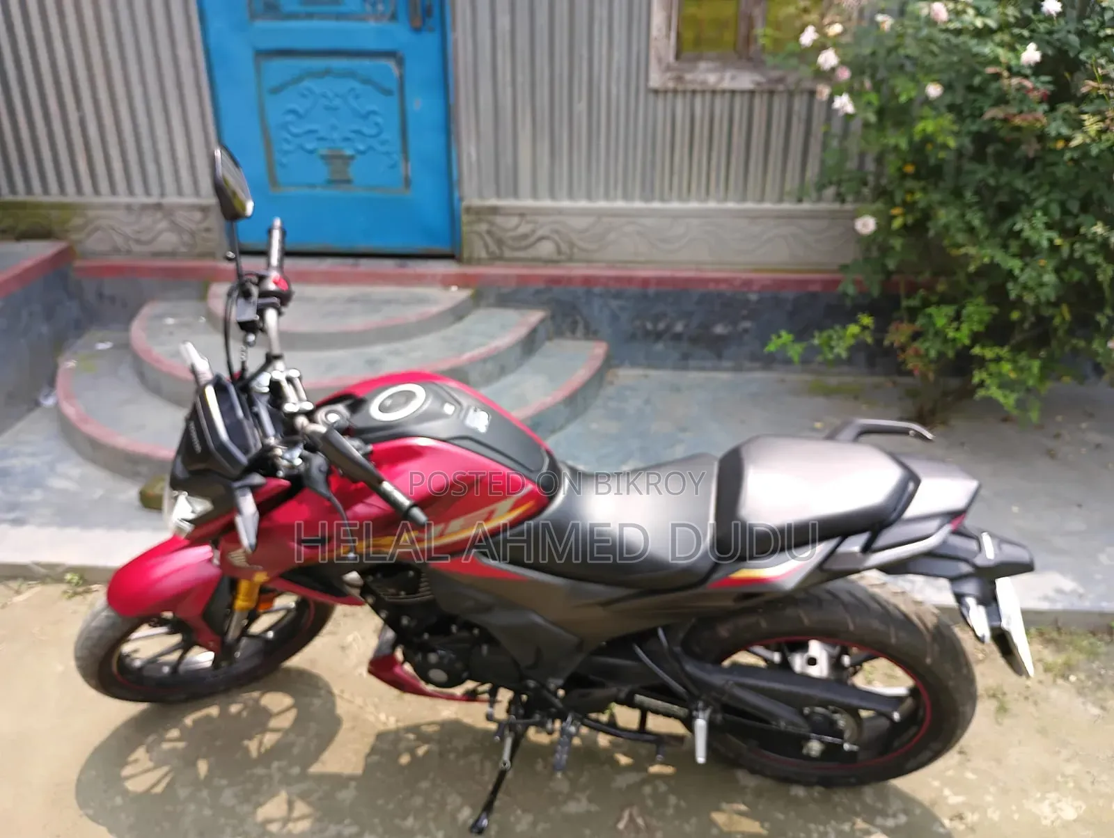 Honda Hornet 2.0 2025 Red