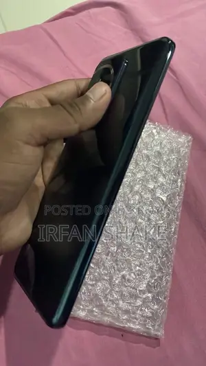 নতুন অনার ১০০ ২৫৬ জিবি কালো