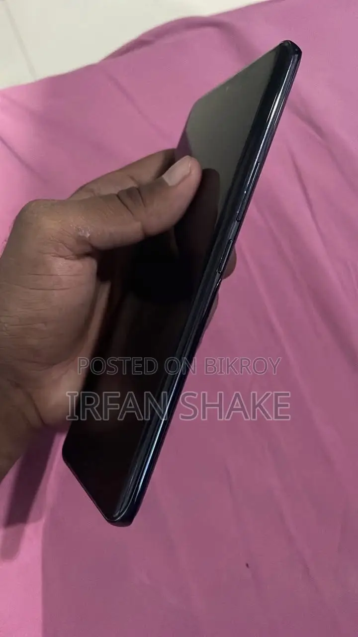 নতুন অনার ১০০ ২৫৬ জিবি কালো