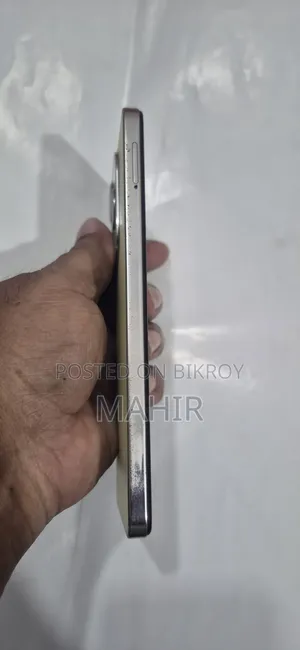 ইনফিনিক্স হট ৪০আই ১২৮ জিবি গোল্ড