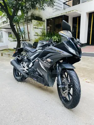 ইয়ামাহা আর১৫ ভি৩ ২০২৩ কালো