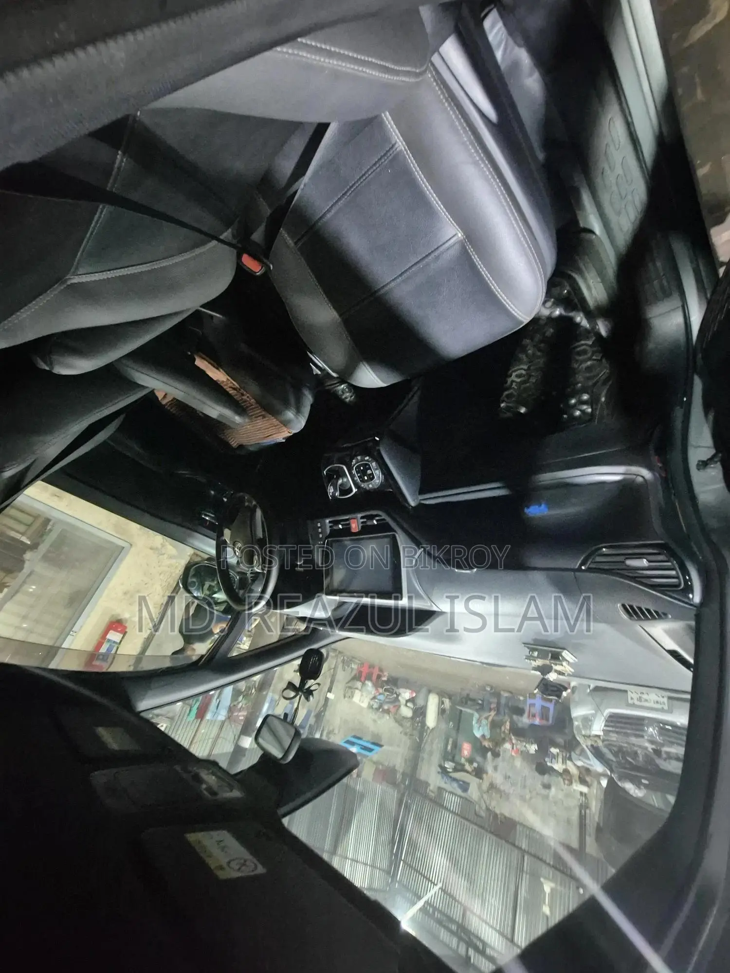 Toyota Noah 1.8 Front-Wheel Drive Hybrid (7 seater) 2017 Gray