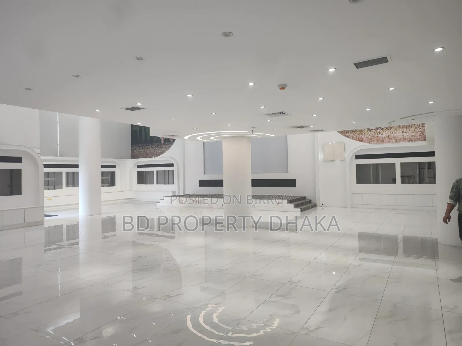 12000 SQFT Open Semi Furnished Commercial Property Rent in Gulshan Ave