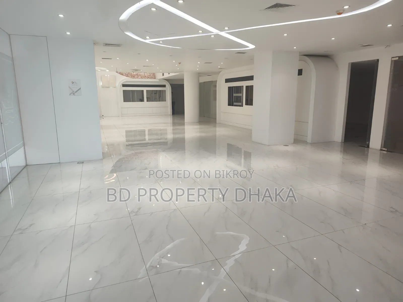 12000 SQFT Open Semi Furnished Commercial Property Rent in Gulshan Ave