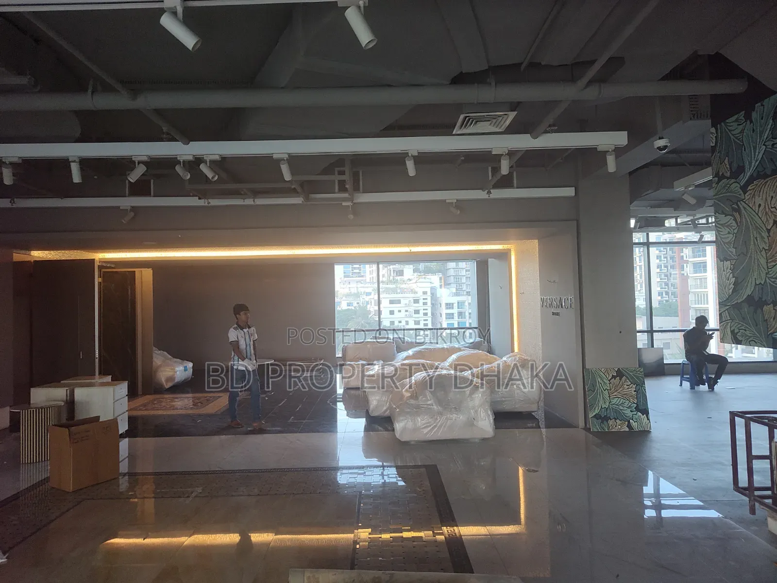 17100 SQFT Modern Semi Furnished Open Commercial Property Rent in Banani