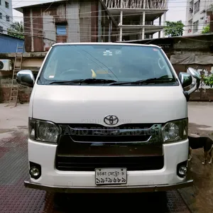 হাইস ভাড়ার জন্য দিন বা মাস