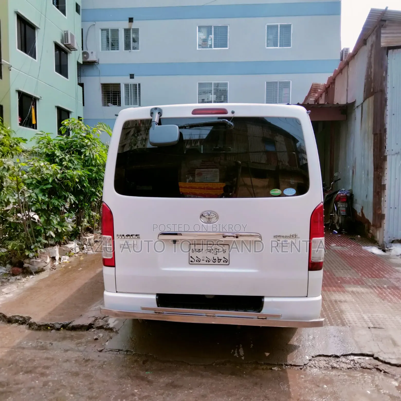 হাইস ভাড়ার জন্য দিন বা মাস