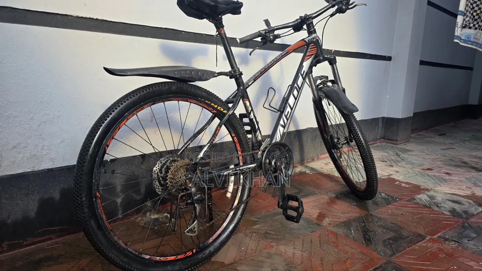 Veloce 604 Oil Brake Aluminum Alloy Body Bicycle