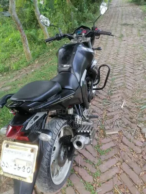 ইয়ামাহা এফজেডএস ভি২ ২০২০ কালো