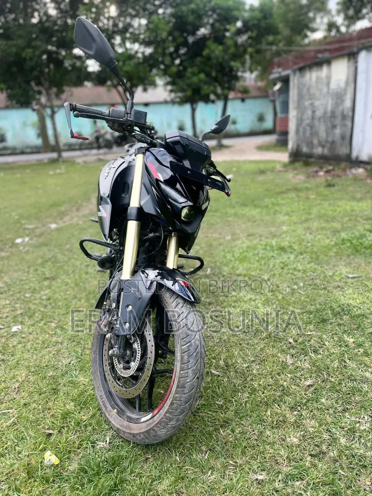 বাজাজ পালসার এন১৬০ ২০২৬ কালো