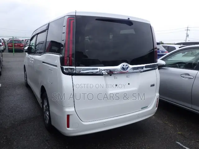 Toyota Noah 2021 Pearl