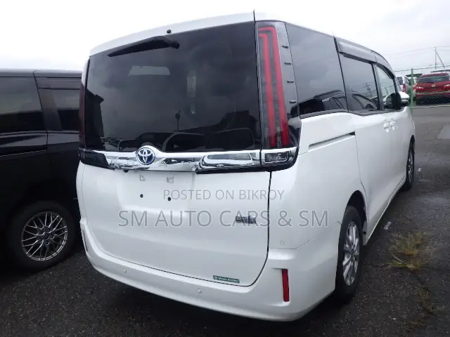 Toyota Noah 2021 Pearl