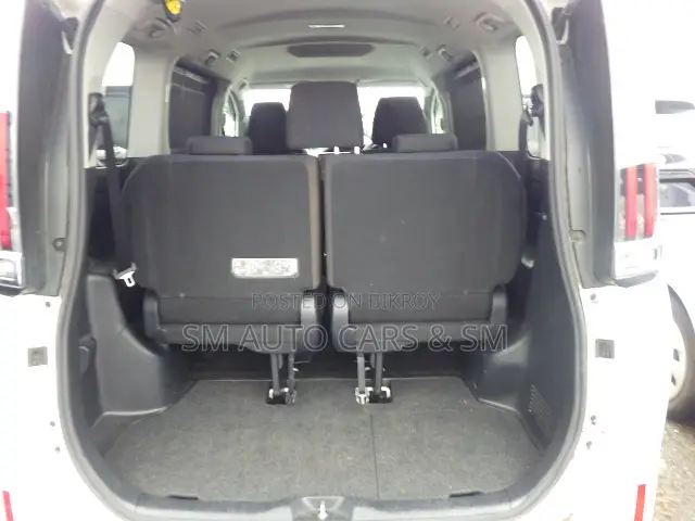 Toyota Noah 2021 Pearl