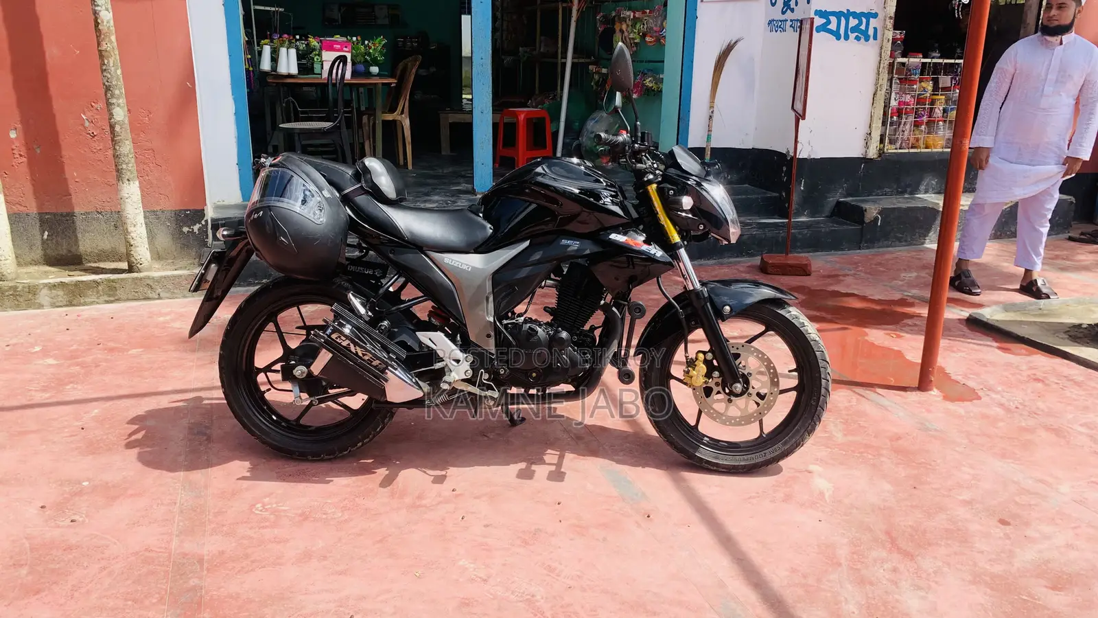 নতুন সুজুকি জিক্সার ২০২৪ কালো