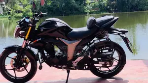 নতুন সুজুকি জিক্সার ২০২৪ কালো