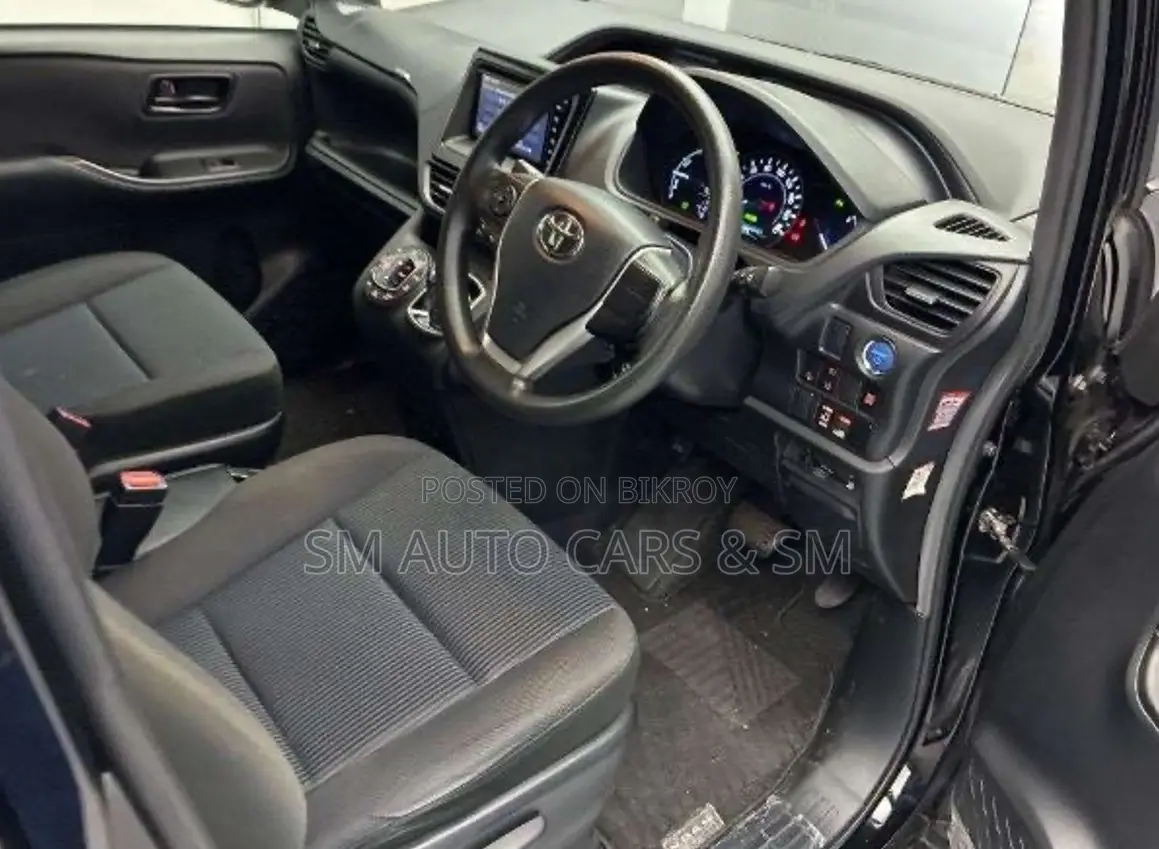 Toyota Noah 2021 Black