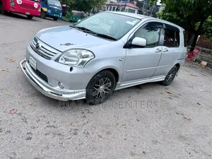 Toyota Raum 2009 Silver