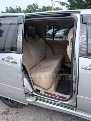 Toyota Raum 2009 Silver
