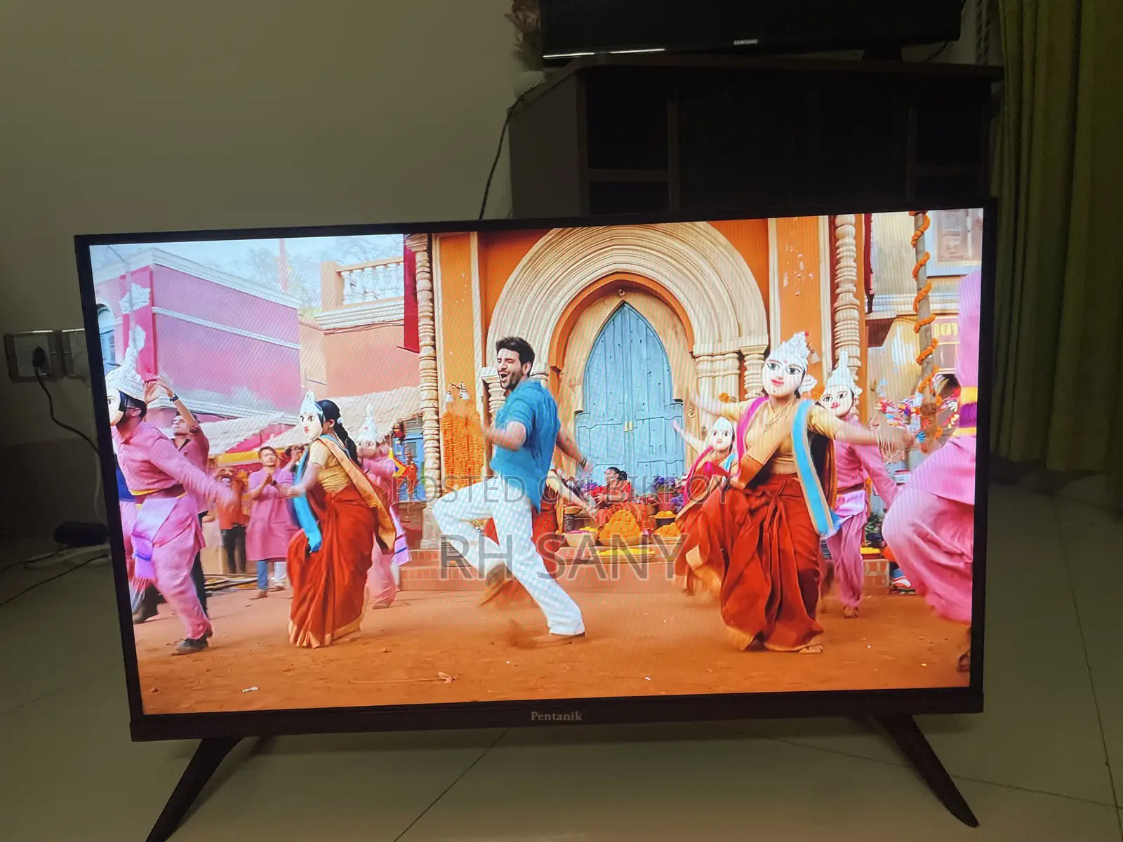 Pentanik Brand 1 Year Warranty 32' SMART TV