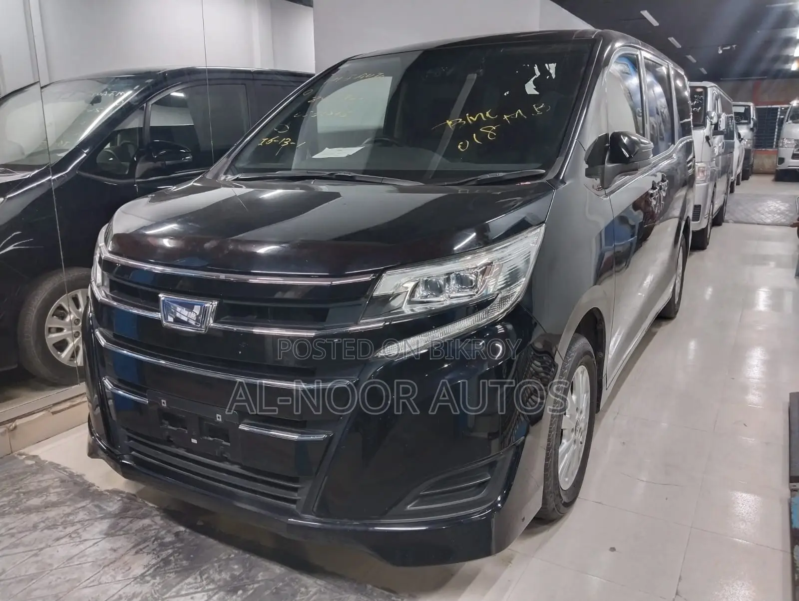 Toyota Noah 1.8 Front-Wheel Drive Hybrid (7-Seater) 2021 Black