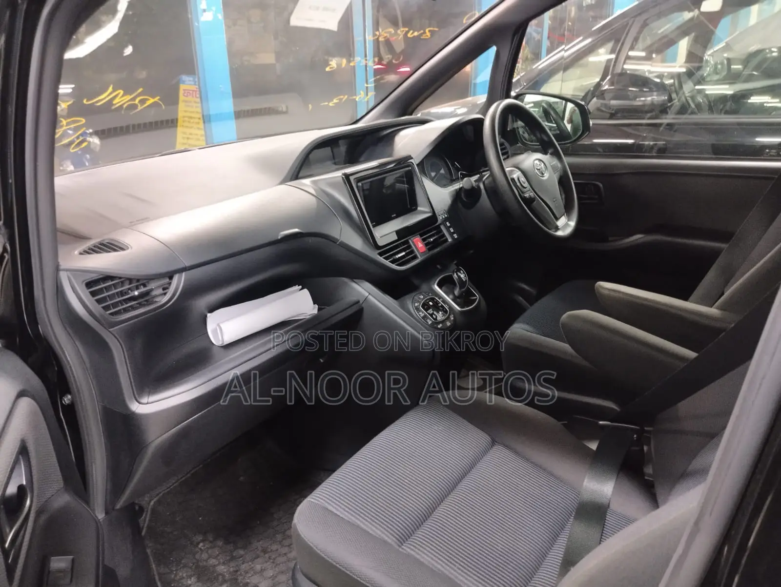 Toyota Noah 1.8 Front-Wheel Drive Hybrid (7-Seater) 2021 Black