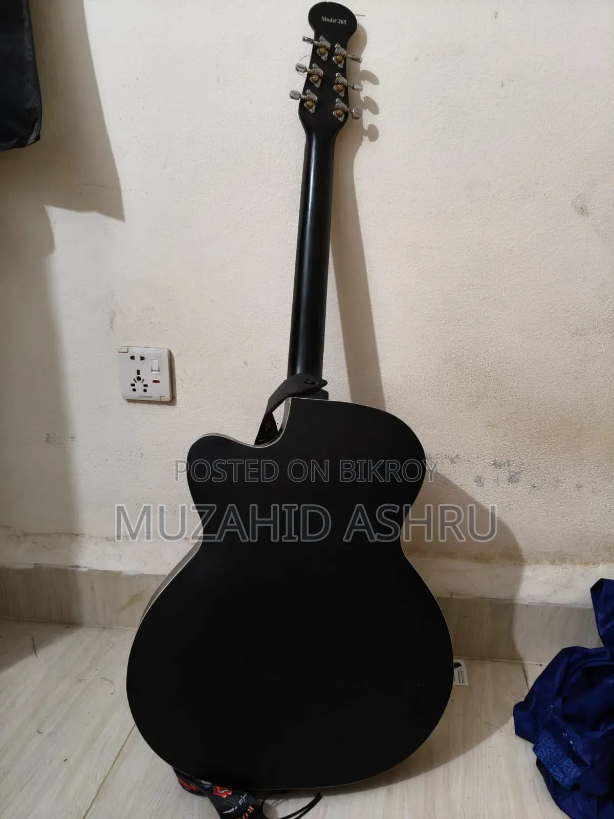 Brand New Guitter