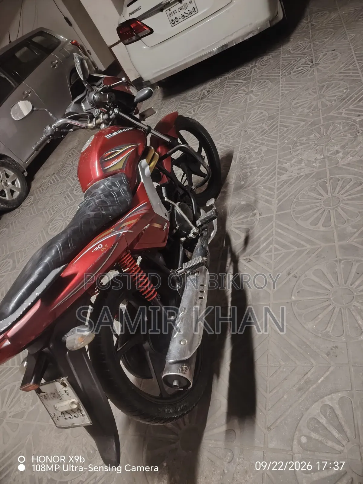 মাহিদ্রা সেঞ্চুরো ২০১৫ রেড