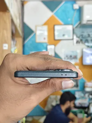 আইকিউওও ১২ ৫১২ জিবি ব্ল্যাক