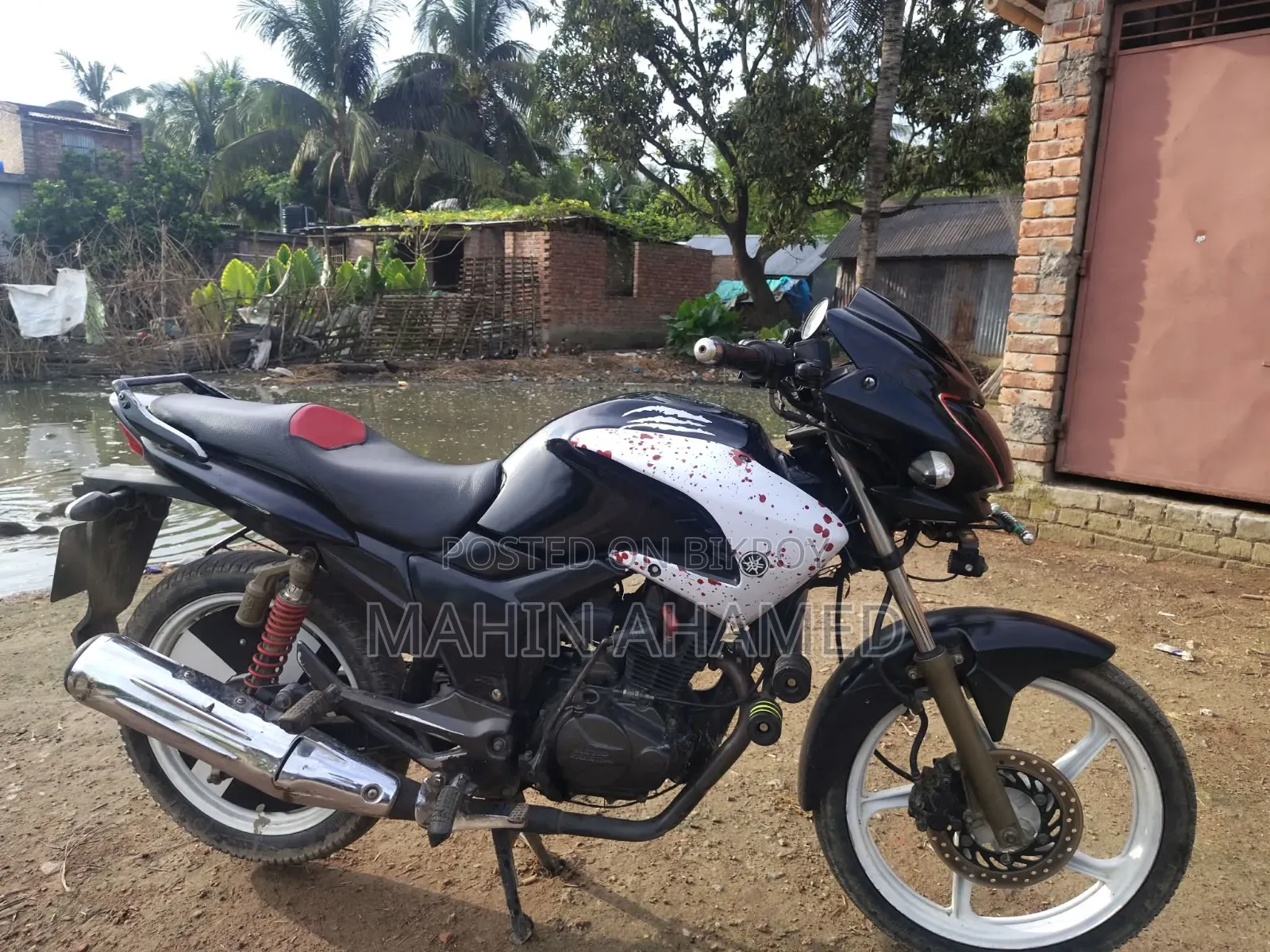 হিরো হাংক ১৫০ ২০১৫ কালো