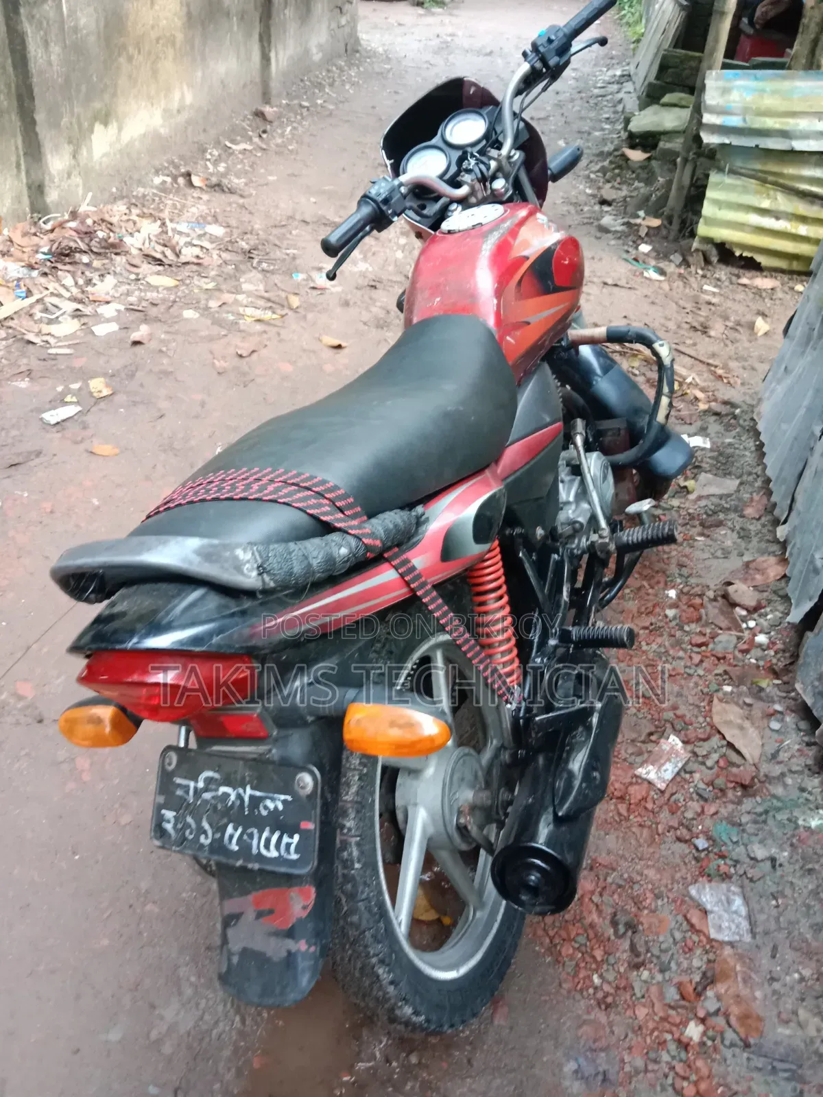 বাজাজ প্লাটিনা ১০০ ২০১০ লাল