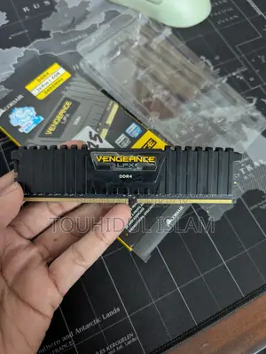 4GB DDR4 RAM 2400MHz - Corsair Vengeance