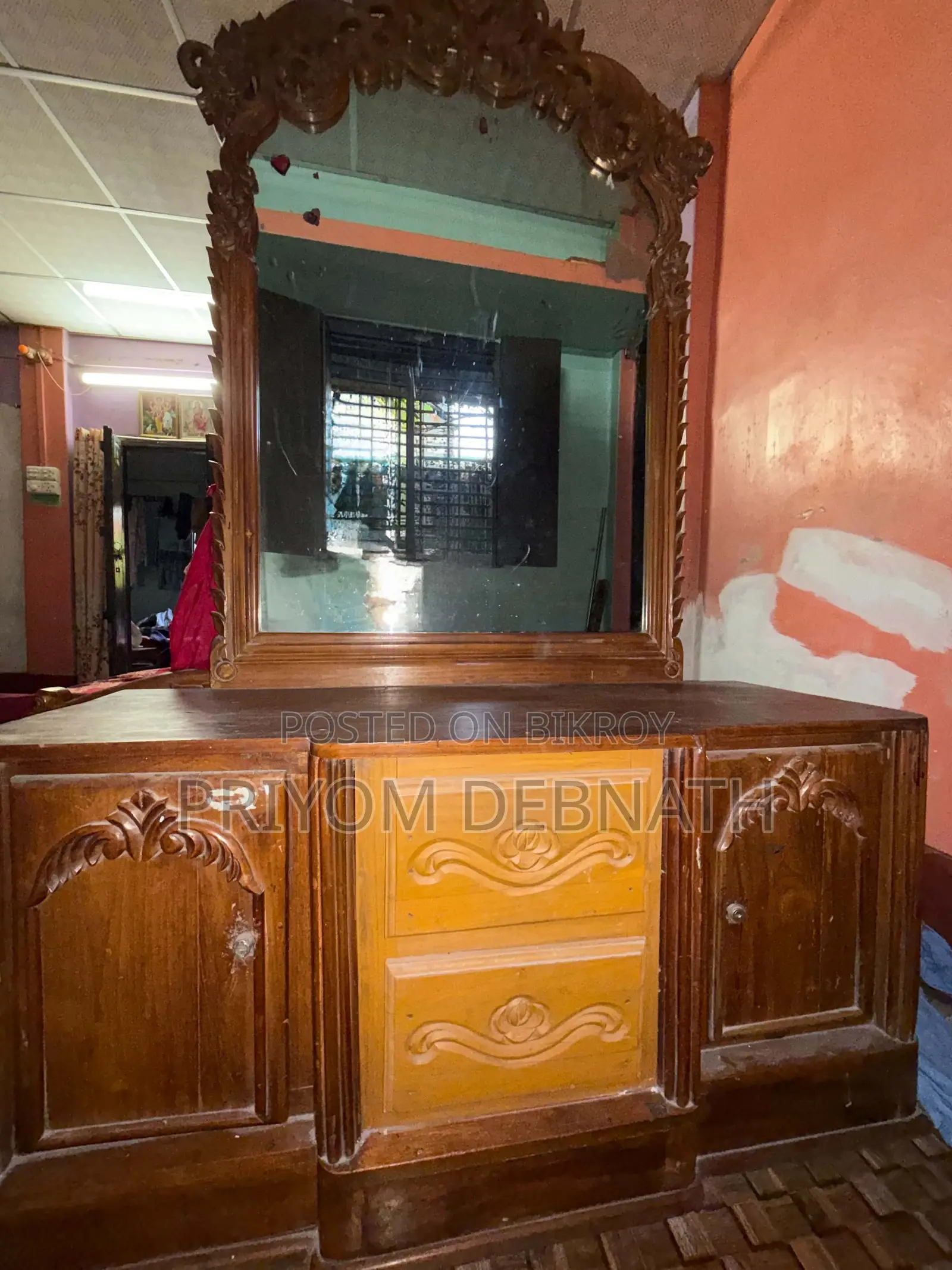 Segun Wood Furniture. Dressing Table.