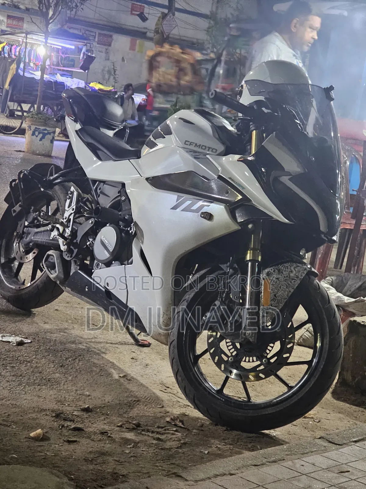 CFMoto 250SR 2025 White