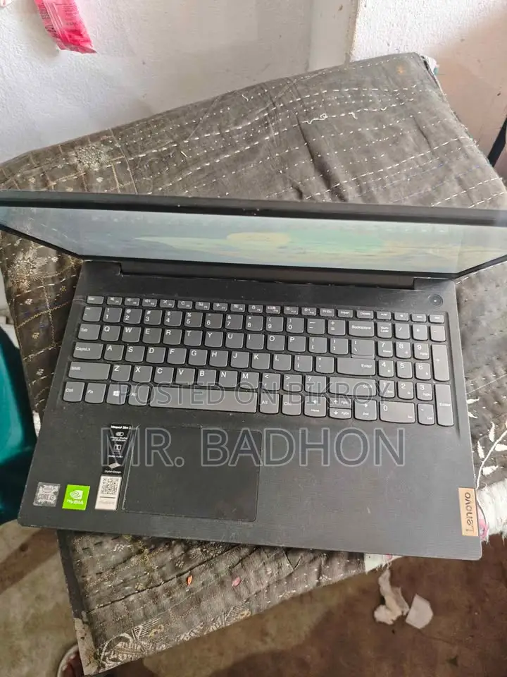 Laptop Lenovo Ideapad 3 4GB Intel Core i3 HDD+SSD 1T