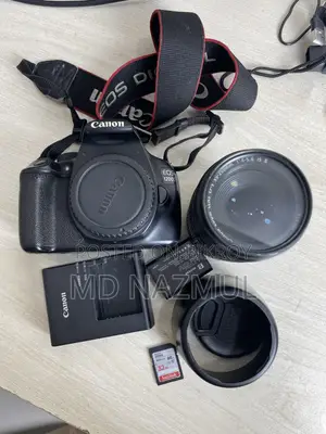1200D Canon Camera With Zoom Lens