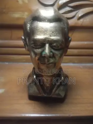 শিরোনাম: ২ কেজি ওজনের অত্যন্ত ভারী ভিন্টেজ কাস্ট ব্রাস (পিতল) আবক্ষ মূর্তি
