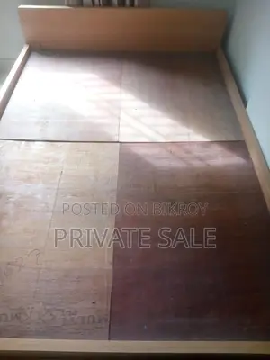 5 X 7 Feet Double Size Bed Urgent Sale