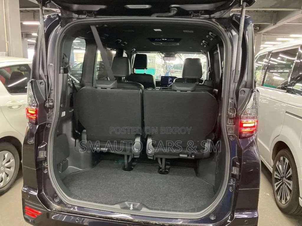 Toyota Voxy Hybrid S-Z 2WD 7-Seater 2022 Black