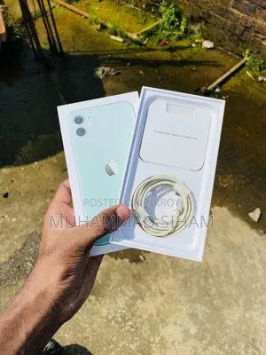 New Apple iPhone 11 128 GB Green