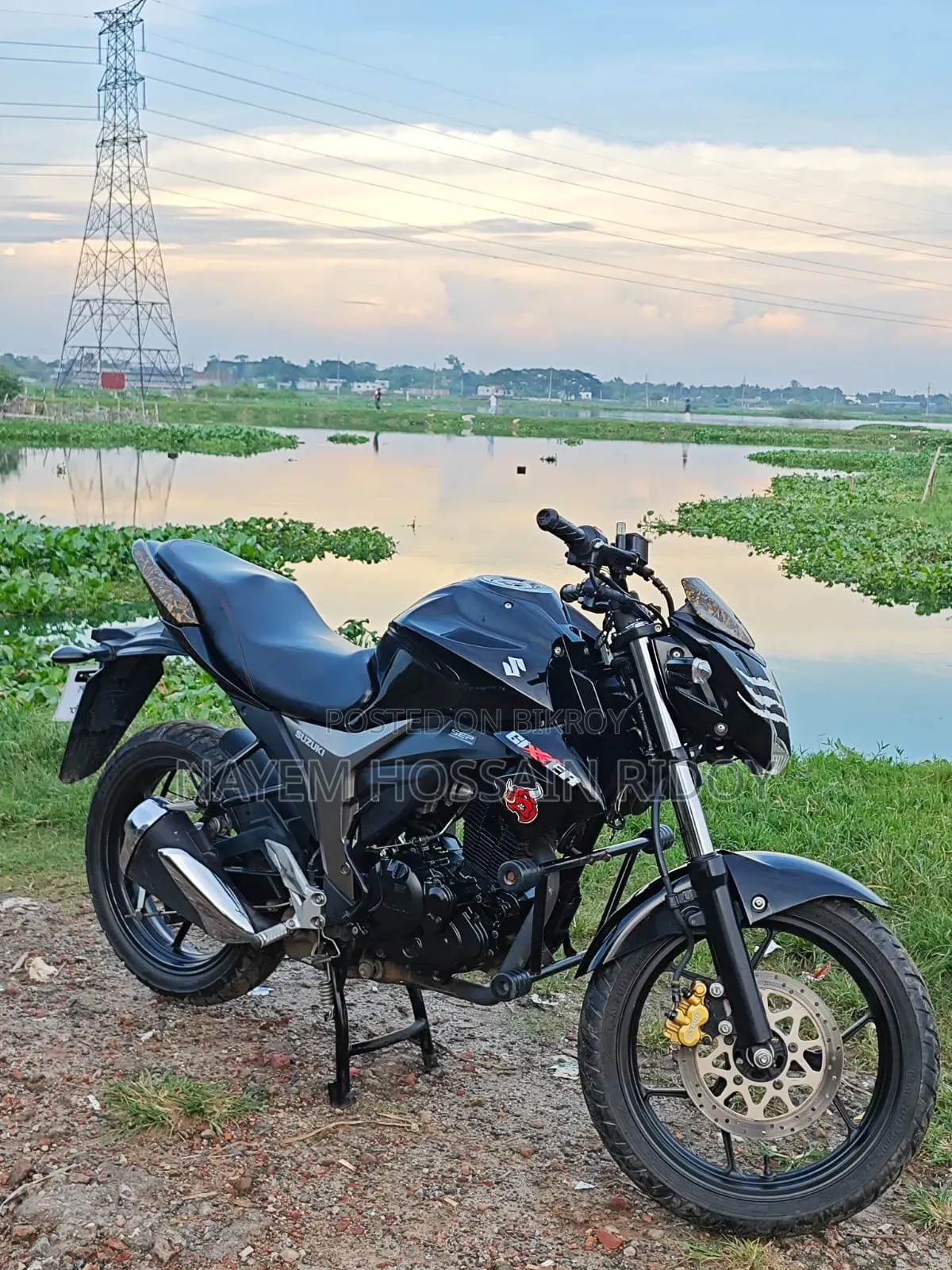 সুজুকি জিক্সার ২০২৪ ব্ল্যাক
