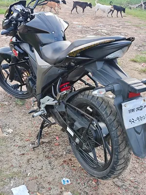 সুজুকি জিক্সার ২০২৪ ব্ল্যাক