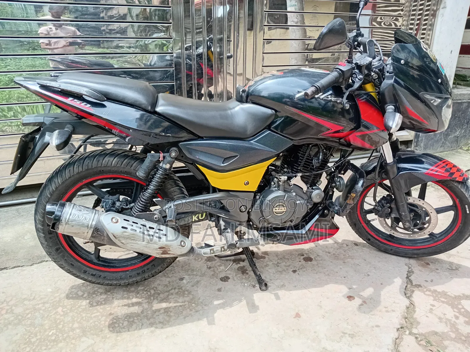 বাজাজ পালসার ১৫০ ২০২০ রেড