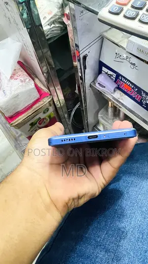 iQOO 256 GB Blue