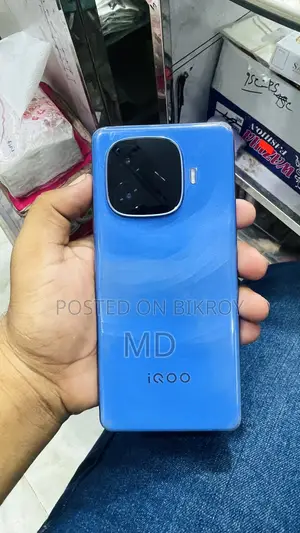 iQOO 256 GB Blue