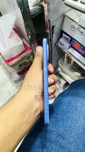 iQOO 256 GB Blue