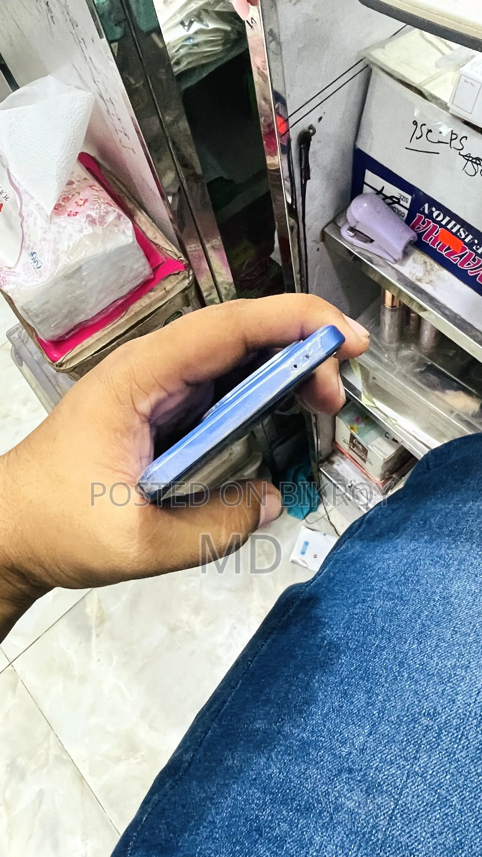 iQOO 256 GB Blue