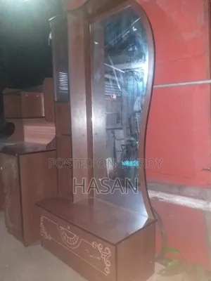 পারটেক্সের ড্রেসিং টেবিল