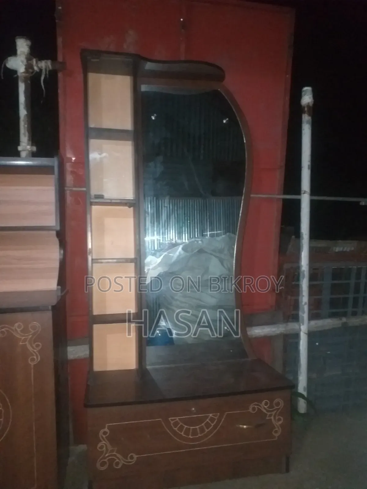 পারটেক্সের ড্রেসিং টেবিল