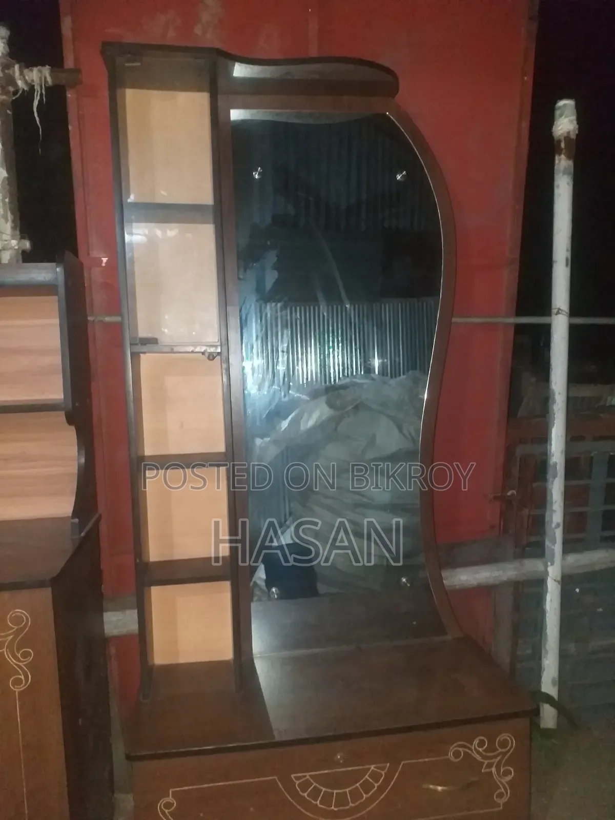 পারটেক্সের ড্রেসিং টেবিল
