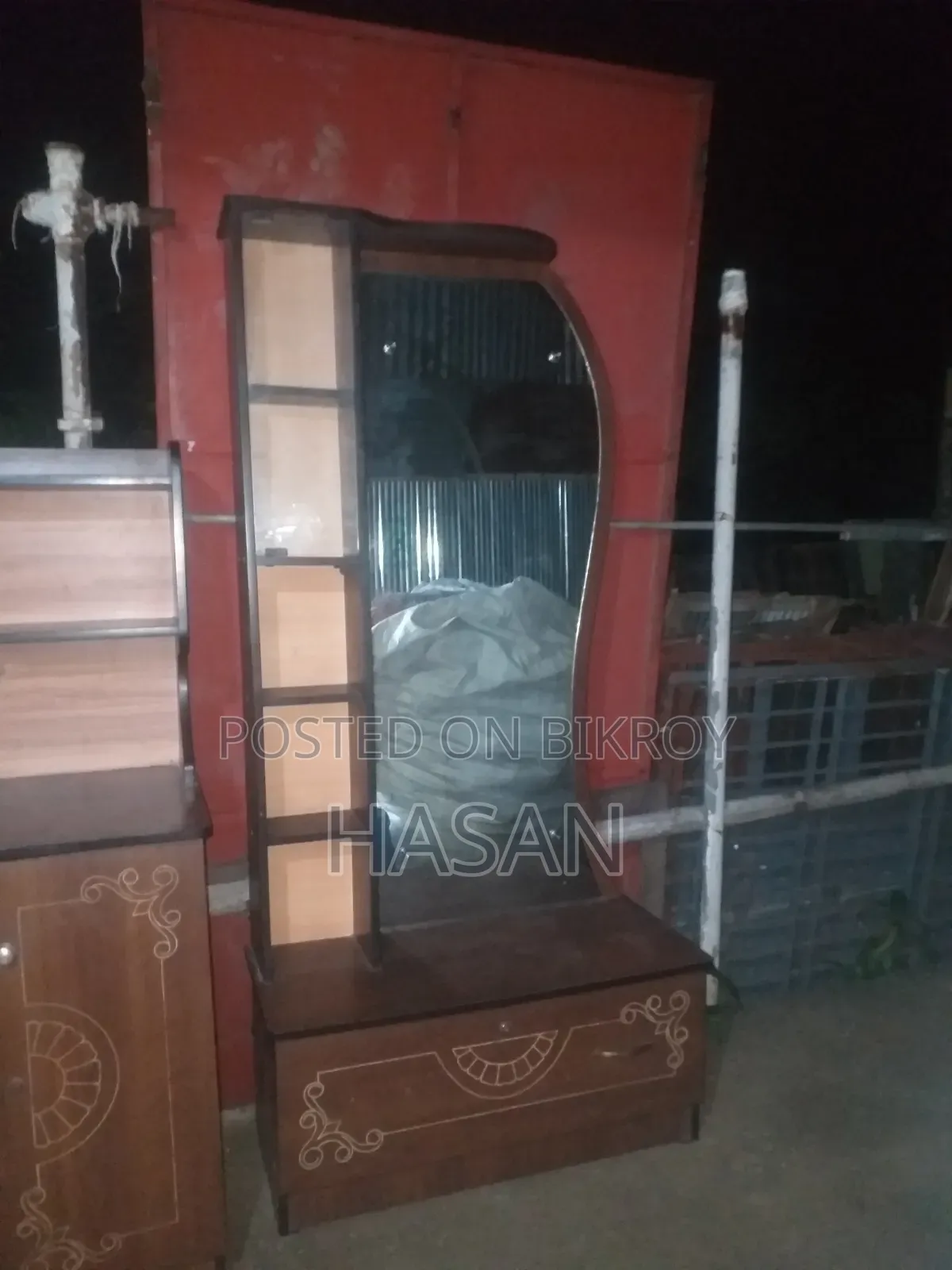 পারটেক্সের ড্রেসিং টেবিল